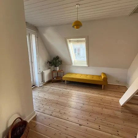 Entire In Lovely * Odense